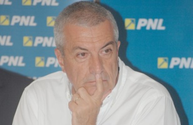 Tăriceanu: Voi participa la Congres. Mă îngrijorează şi decepţionează somnolenţa democratică